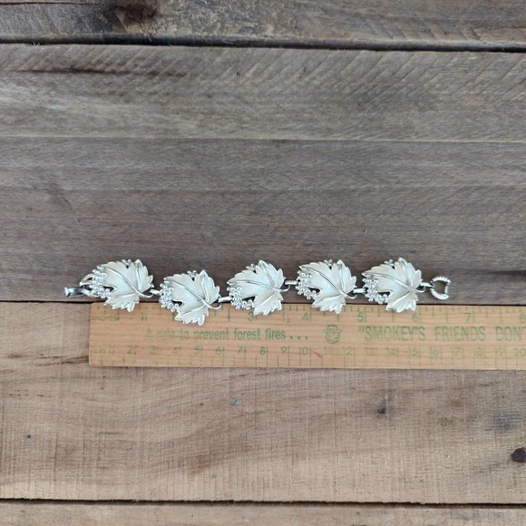 Vintage Sarah Coventry 1960s "Whispering Leaves" Bracelet - Picture 9 of 9